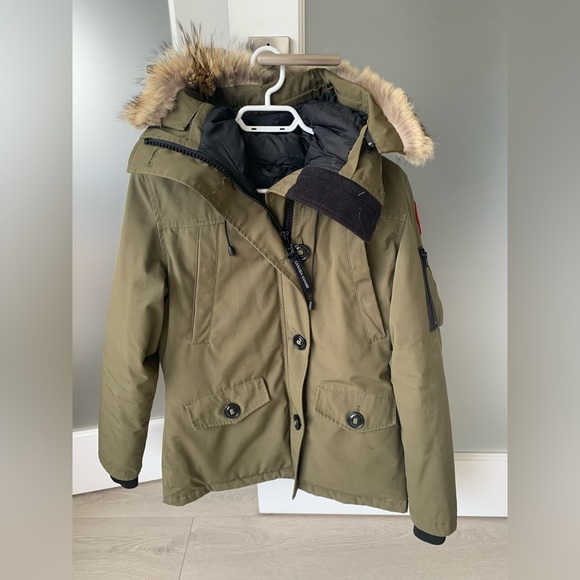 Canada Goose montebello parka in military green - Picture 5 of 10